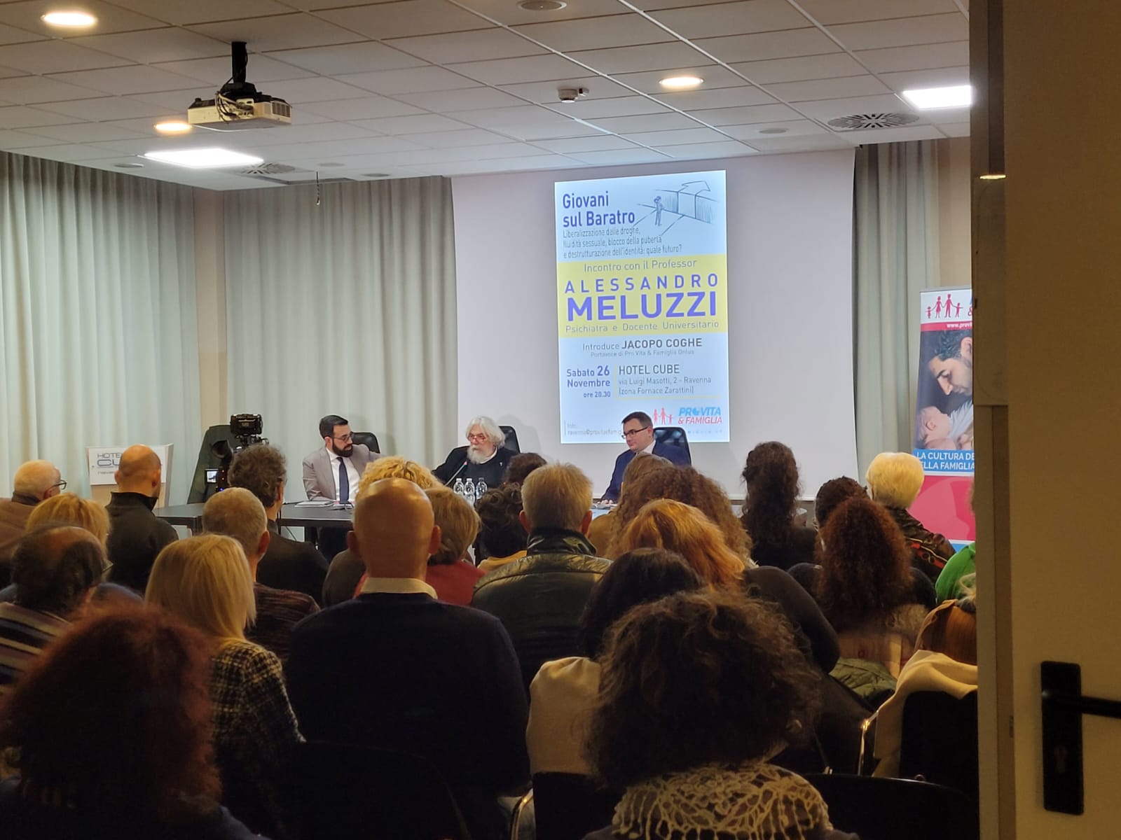 Ravenna. Successo per il convegno con Meluzzi. Pro Vita & Famiglia: «Cittadini chiedono verità e informazione obiettiva» 1